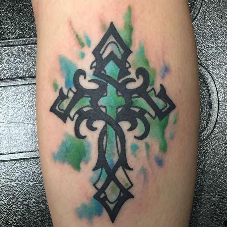 Tatuaje de cruz acuarela verde