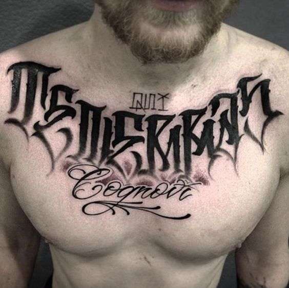 Letras grandes para tatuaje en el pecho