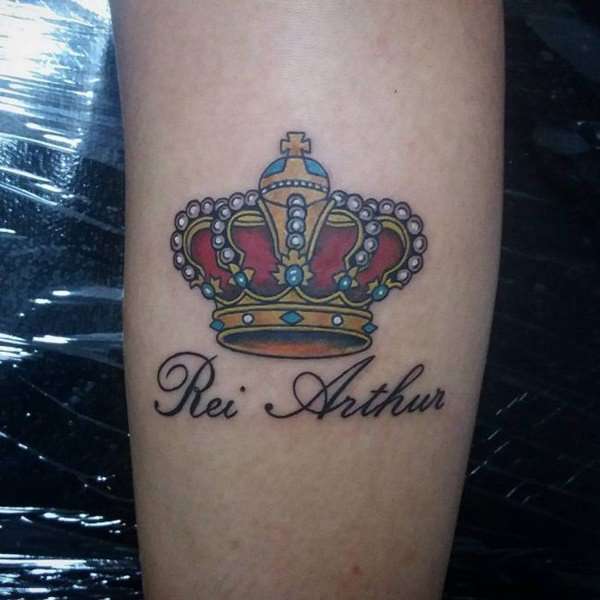 Tatuaje de corona Rei Arthur