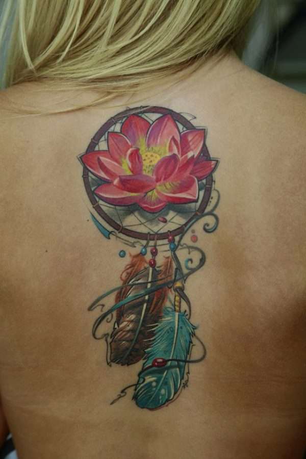 Tatuaje de atrapasueños y flor de loto