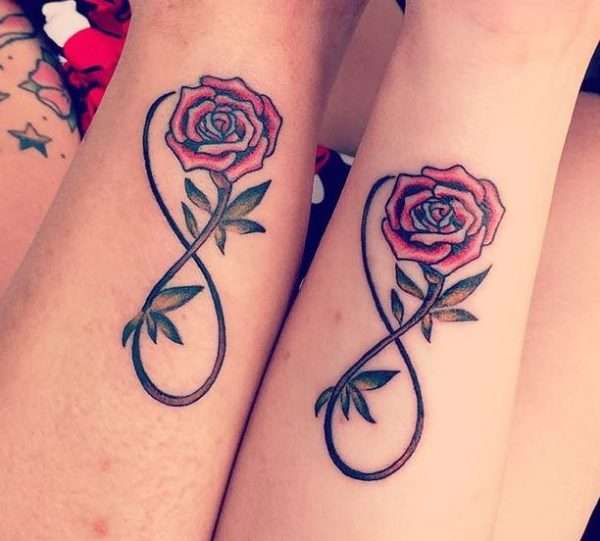 Tatuaje de infinito rosas rojas