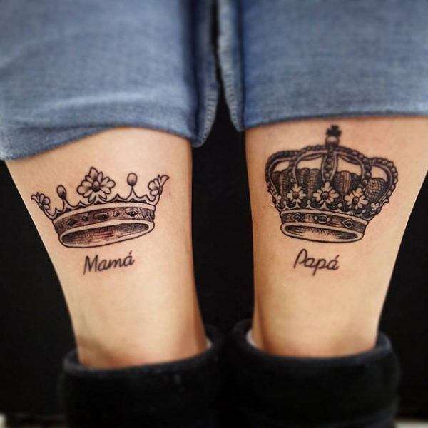 Tatuaje de corona mamá y papá