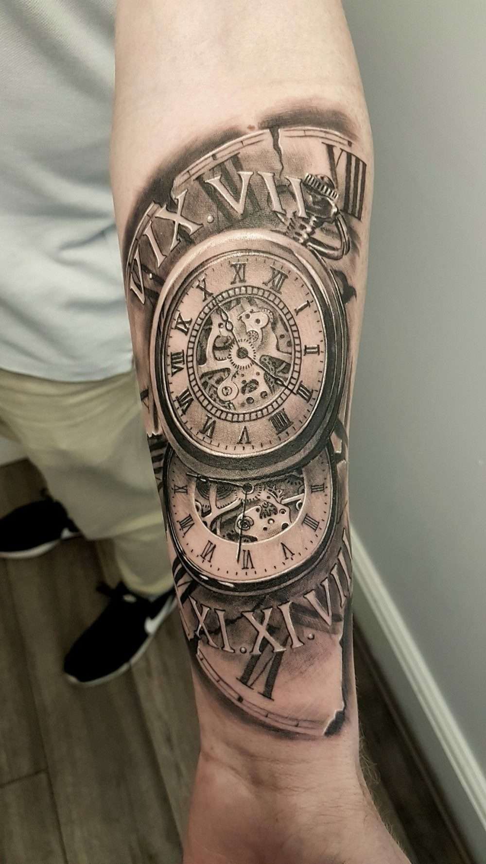 Tatuaje de relojes