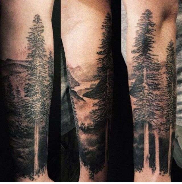 Tatuaje de bosque en color negro