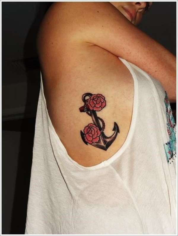 Tatuaje de ancla y dos rosas rojas