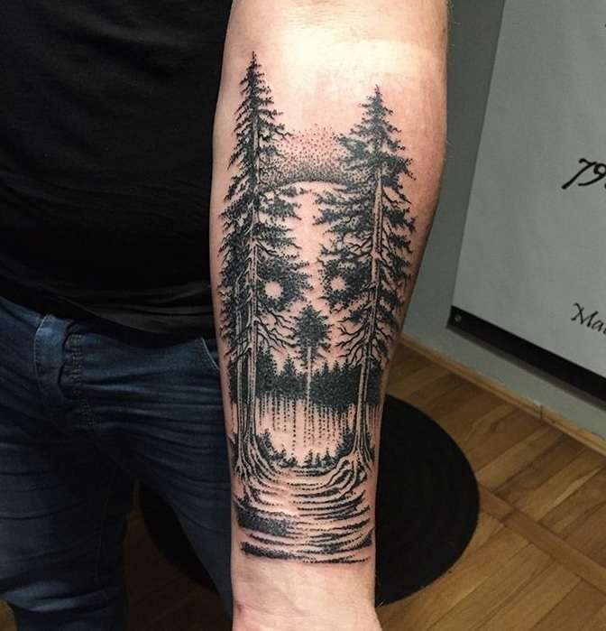 Tatuaje de bosque en dotwork