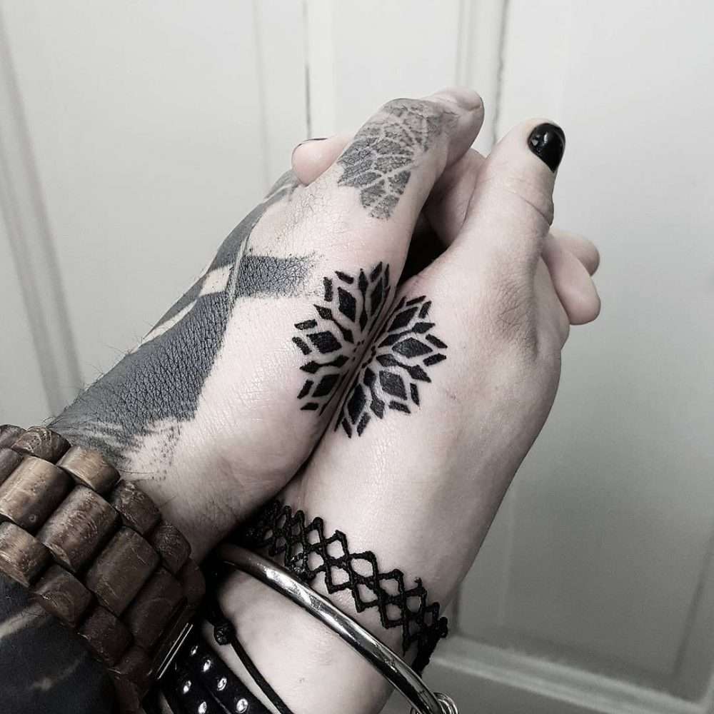 Tatuaje de mandala en pareja