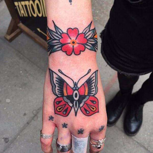 Tatuaje de mariposa Old School