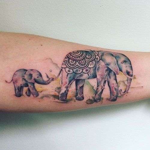 Tatuaje de elefante mamá y bebé