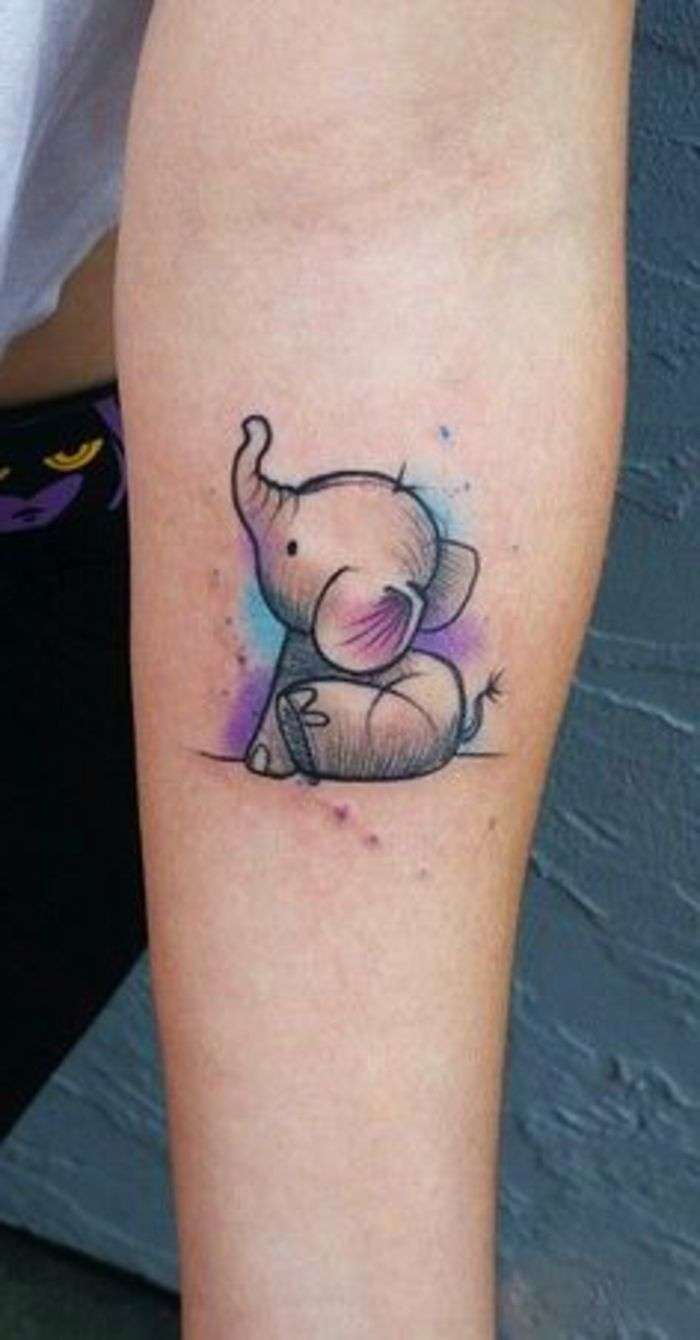 Tatuaje de elefante bebé