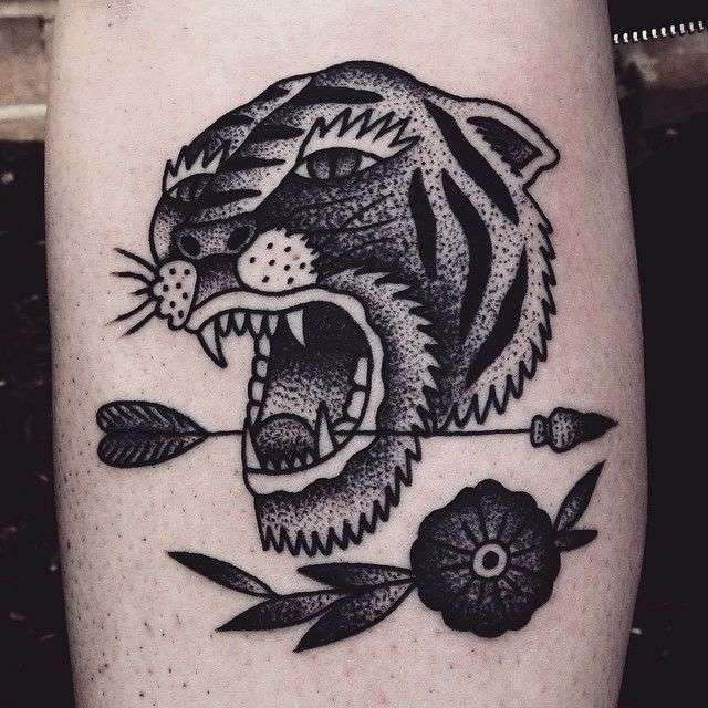 Tatuaje de tigre en color negro estilo old school