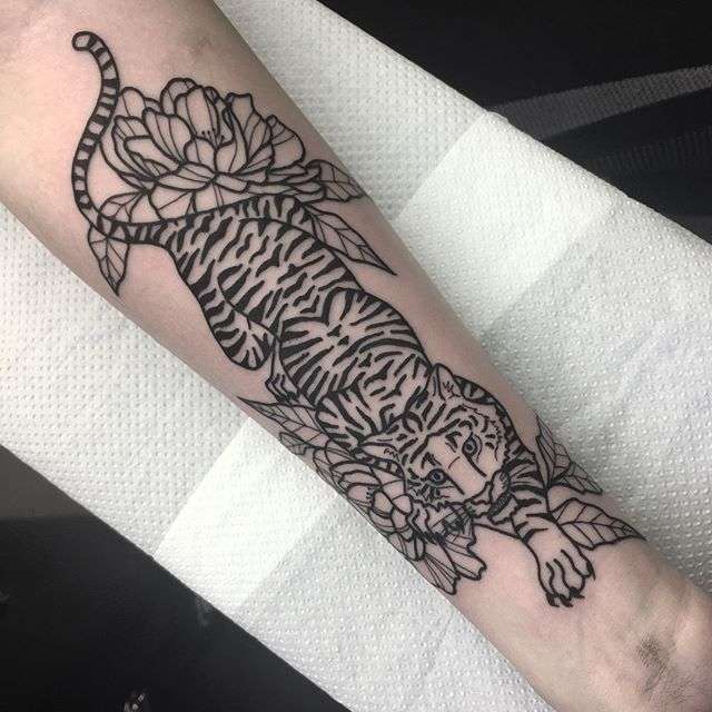 Tatuaje de tigre en blanco y negro