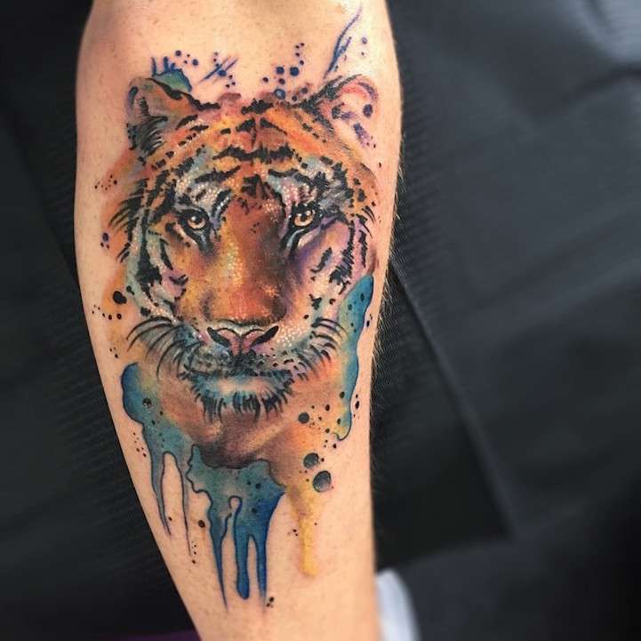 Tatuaje de tigre acuarela