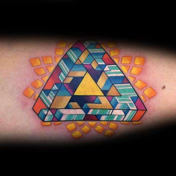 Tatuaje de triángulo colorido