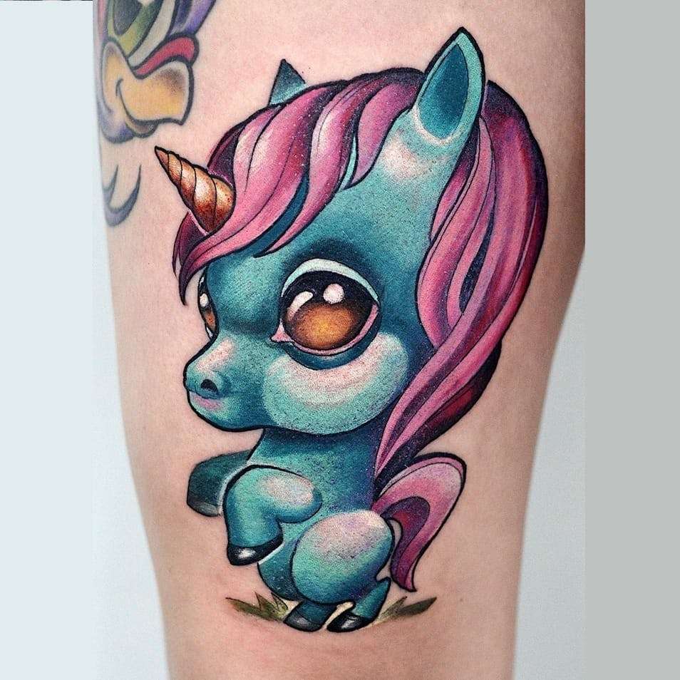 Tatuajes de animales: unicornio new school