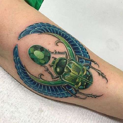 Tatuajes de animales: escarabajo egipcio