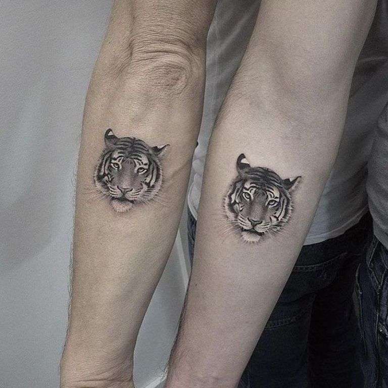 Tatuaje de tigre en pareja