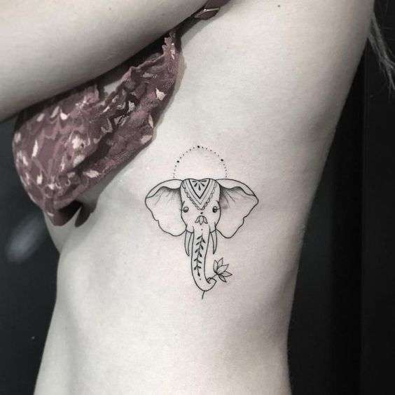 Tatuaje de elefante sencillo