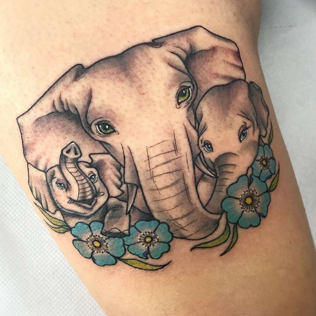 Tatuaje de familia de elefantes