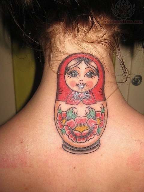 Tatuajes en el cuello: mamushka