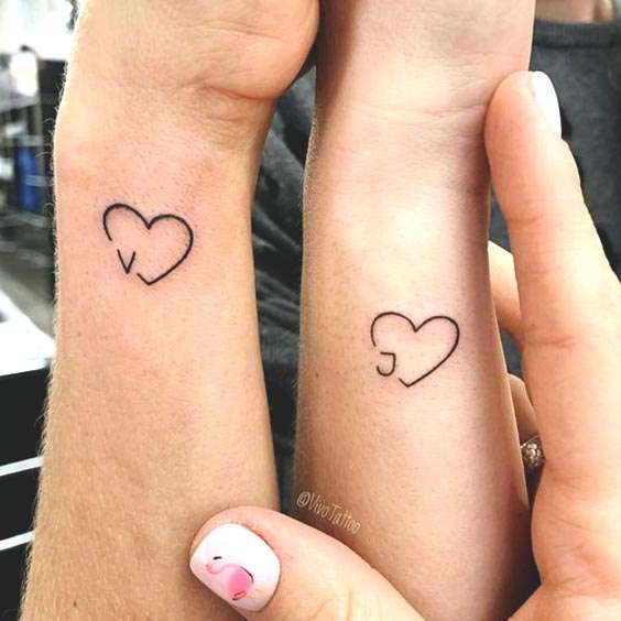 Tatuajes minimalistas: corazones